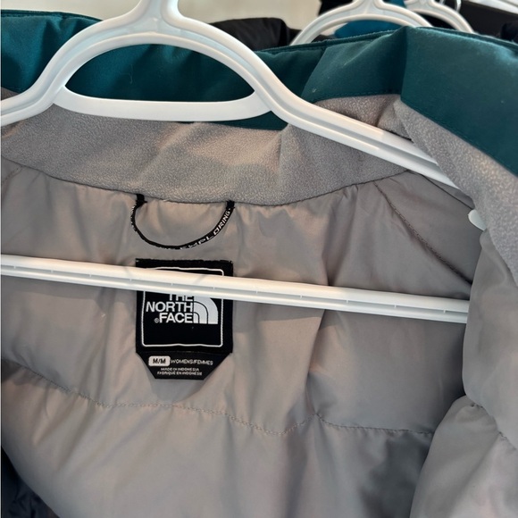 The North Face Teal Puffer Jacket with Faux Fur hood - Picture 5 of 6